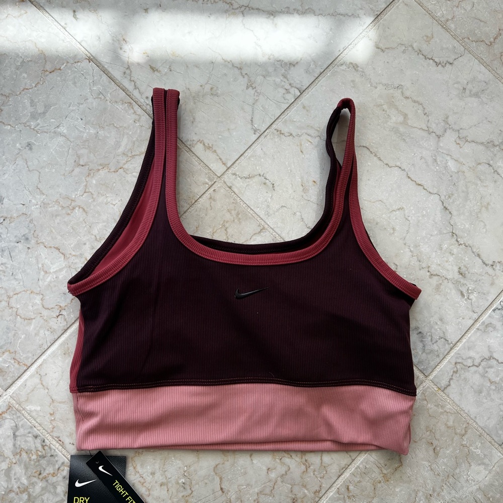 Nike sports bra - tight fit